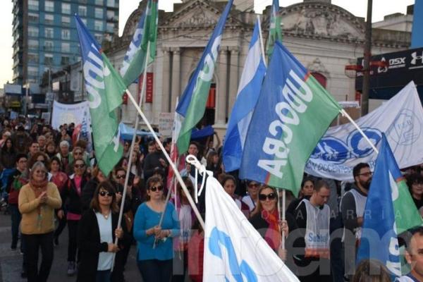 UDOCBA - Nueva jornada de lucha del FUDB en Olavarría