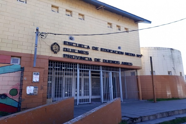 UDOCBA - UDOCBA Quilmes reclama el gas para la Secundaria 9 de Solano