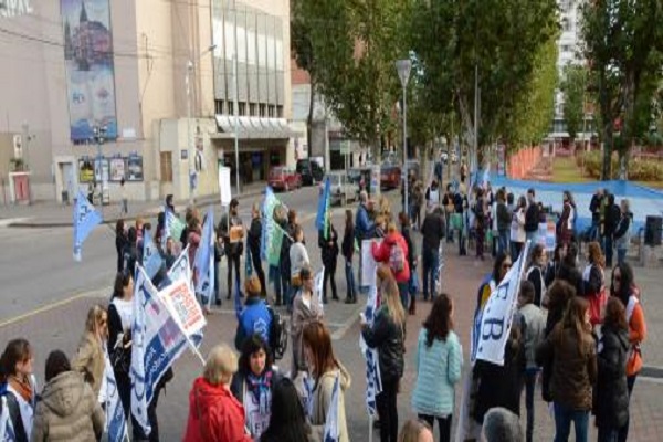 UDOCBA - Citan a los gremios docentes para discutir salarios y Udocba pedirá el blanqueo salarial