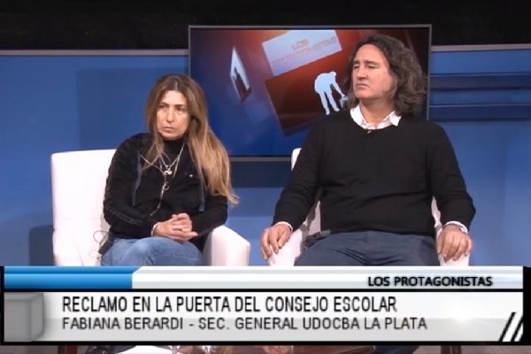 UDOCBA - RECLAMO EN LA PUERTA DEL CONSEJO ESCOLAR